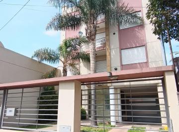 Departamento de 1 ambiente, Morón · Departamento 2 Ambientes con Cochera.