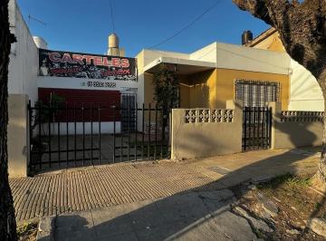 Casa · 90m² · 3 Ambientes · 1 Cochera · Casa Lote Propio en Venta 3 Ambientes con Garaje y Jardin