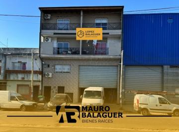 Local comercial · 470m² · 3 Ambientes · Venta de Galpon en Tablada - en Bloque con Dos Departamentos de 3 Ambientes