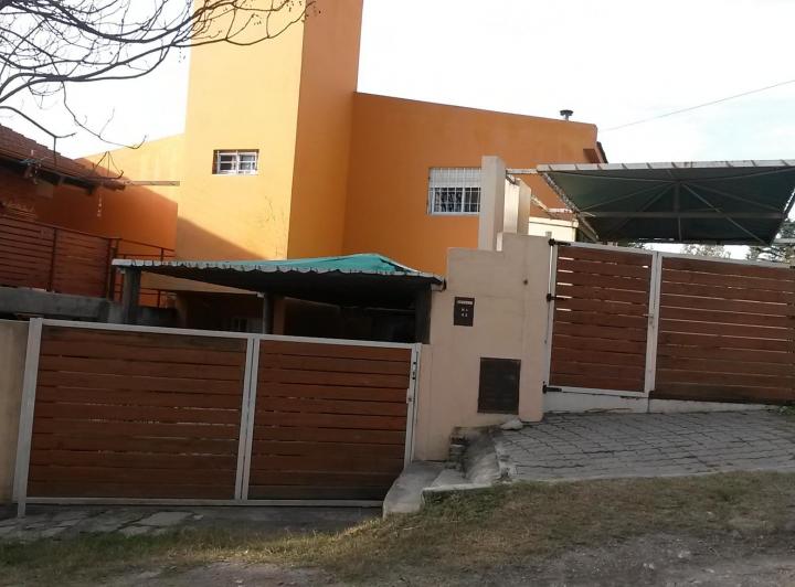 Casa · 150m² · 6 Ambientes · 2 Cocheras