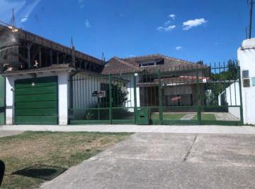 Casa de 4 ambientes, Esteban Echeverría · Chalet en Venta