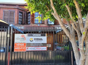 Casa de 4 ambientes, Morón · Excelente Triplex de 4 Amb. y Medio en Haedo Sur