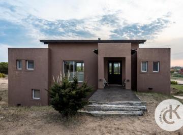 Casa · 180m² · 5 Ambientes · Golf I Lote 91 | en Alquiler | 12 Pax