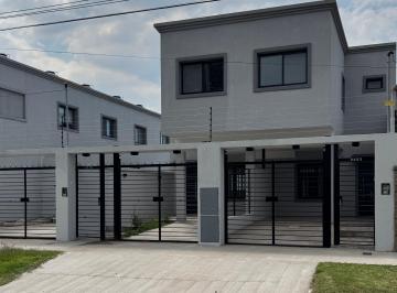 Casa de 3 ambientes, Almirante Brown · Duplex Venta 3 1/2 Amb Cochera y Jardin a Estrenar Rafael Calzada