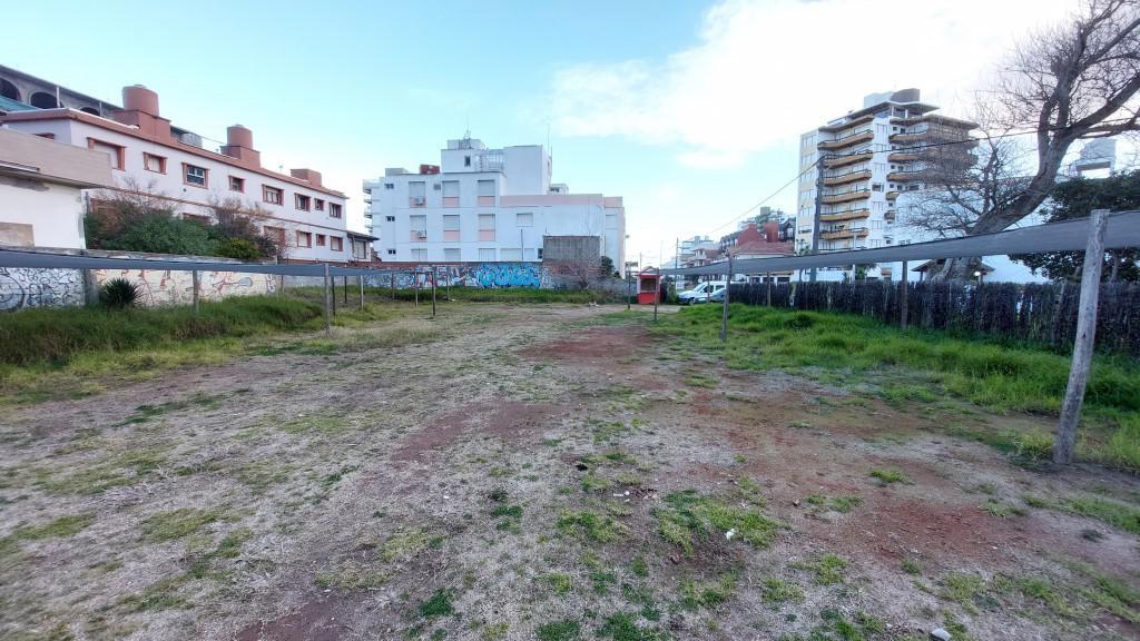 Avenida Entre as 109 bis y 110, Villa Gesell, Buenos Aires Costa Atlántica