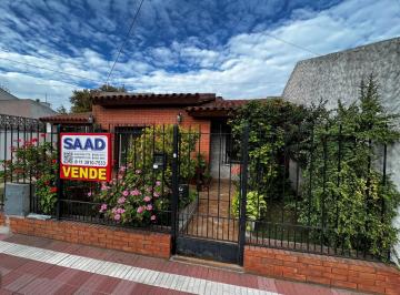 Casa · 73m² · 2 Ambientes · Casa en Venta Ubicado en Lomas de Zamora, G. B. a. Zona Sur