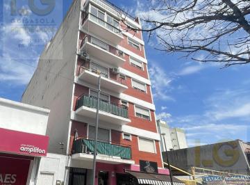 Departamento · 105m² · 4 Ambientes · Departamento en Venta 4 Ambientes en Berazategui Centro, Acepta Departamento en Parte de Pago