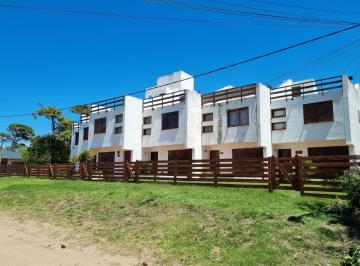Casa de 4 ambientes, Villa Gesell · Amplio Duplex Zona Sur Retasado