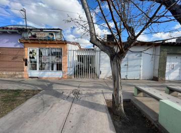 Casa de 4 ambientes, Guaymallén · Casa Mas Locales Sobre Carril Godoy Cruz