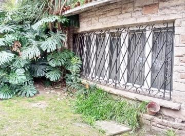 Casa de 4 ambientes, Almirante Brown · Chalet de 4 Ambientes en Excelente Ubicacion