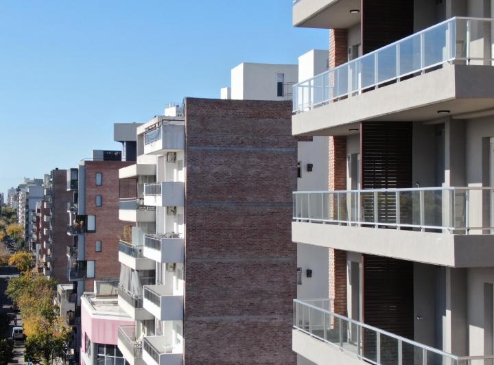 Desarrollo vertical , Rosario · Cxvi - Departamentos 1 y 2 Dorm. - Mendoza 2853