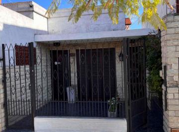 PH de 4 ambientes, Lanús · Av Lujan 1354 Chalet en PH Detalles de Categoría, Financiación Directa