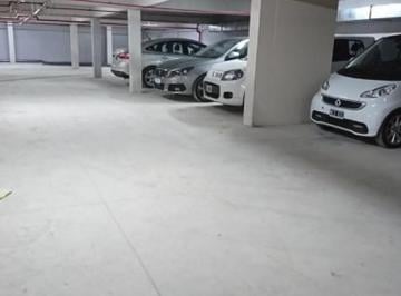 Garage · 12m² · 1 Cochera · Cochera Fija Cubierta con Expensas Incluidas