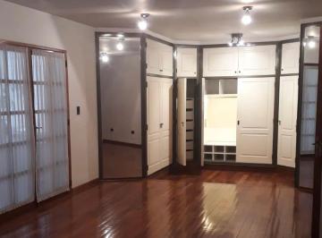 Casa · 500m² · 3 Dormitorios · 4 Cocheras · Vendo Permuto Casa - Jacuzzi - Sauna - Pileta