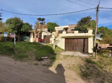 Casa · 244m² · 4 Dormitorios · 1 Cochera · Casa en Venta en Villa Gesell