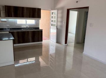 Casa · 81m² · 3 Ambientes · Casa de Pasillo 2 Dorm. en Barrio Belgrano