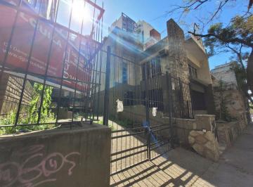 Local comercial · 260m² · 10 Ambientes · 6 Cocheras · Alquiler Casa Uso Comercial en B° Martin!