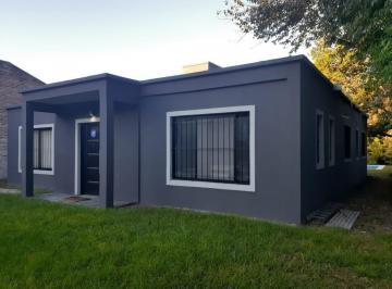 Casa · 110m² · 4 Ambientes · 2 Cocheras · Casa Chalet en Venta en Tigre, G. B. a. Zona Norte, Argentina