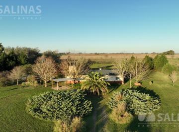 Casa · 200m² · 5 Ambientes · 2 Cocheras · Casa en El Chaja