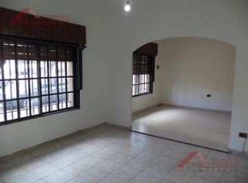 Casa · 140m² · 4 Ambientes · Casa 4 Ambientes en Venta – Lomas del Mirador – en Dos Plantas – con Renta
