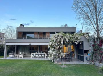 Casa de 3 ambientes, San Francisco del Monte · Casa en Barrio Las Marias