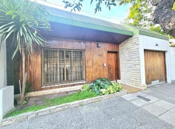 Casa · 130m² · 4 Ambientes · 2 Cocheras · Casa 4 Ambientes en Venta