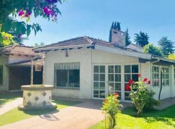 Casa · 180m² · 3 Ambientes · Casa Quinta en Venta en Barrio El Trébol, Gran Terreno de 4600 m². La Unión, Ezeiza.