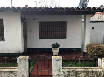 Casa de 3 ambientes, Malvinas Argentinas · Venta de Casa 2 Dorm. en El Barrio Textil