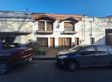 Casa · 237m² · 3 Ambientes · 1 Cochera · Casa Tipo PH