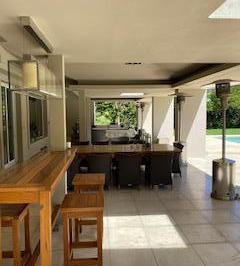 Casa · 550m² · 8 Ambientes · 3 Cocheras · Hb Beamonte Bienes Raices Vende Impecable Casa en San Jorge