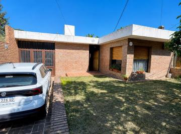 Casa · 180m² · 5 Ambientes · 1 Cochera · Casa en Venta Parque Velez Sarfield 4 Dorm. - Rodriguez de La Torre 929