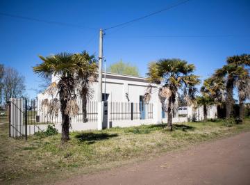Casa de 2 ambientes, Roque Pérez · Casa de Campo Reciclada a Nueva en Beguerie, Partido de Roque Pérez