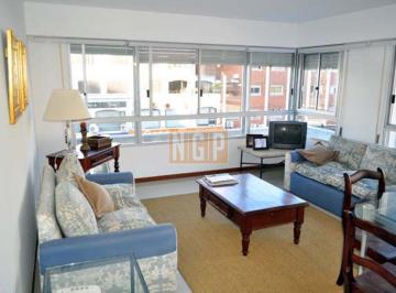 Foto1 · Apartamento en Peninsula, 2 Dorm.