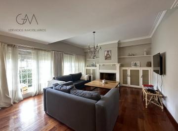 Casa · 250m² · 3 Dormitorios · 1 Cochera · Casa en Alquiler Temporal
