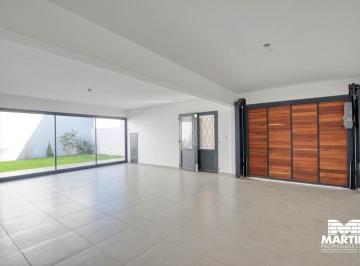 Casa · 210m² · 5 Ambientes · 2 Cocheras · Dúplex 5 Ambientes con Suite, Playroom y Jardín - Beccar
