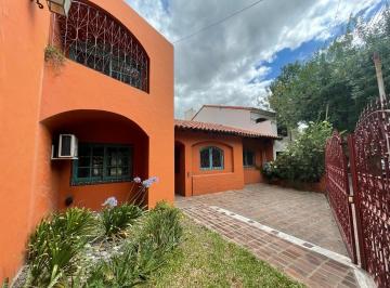 Casa · 148m² · 4 Ambientes · 2 Cocheras · Casa en Barrio Dálmine, Campana