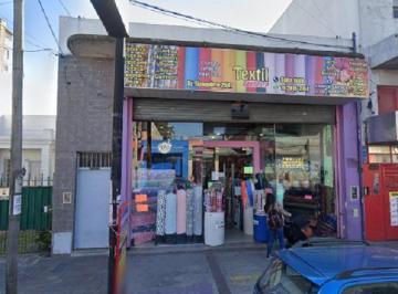 Local comercial , La Matanza · Casa con Local Sobre Lote de 374 m² en El Centro de San Justo
