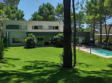Casa de 6 ambientes, Pinamar · Casa en Alquiler en La Herradura Pinamar