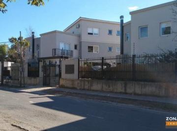 Casa · 109m² · 4 Ambientes · 1 Cochera · Casa Dúplex en Venta - 4 Ambientes con Jardín, Pileta y Cochera en Tigre Centro Residencial