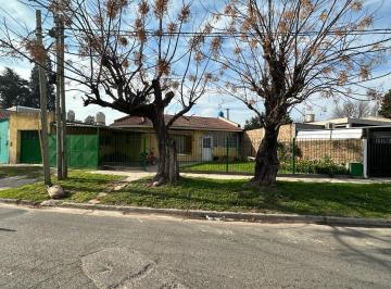 Casa de 3 ambientes, Esteban Echeverría · Casa 3 Ambientes con Cochera en Venta - Monte Grande