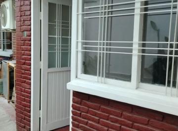 PH de 3 ambientes, Morón · PH Céntrico de 3 Ambientes con Patio y Cochera