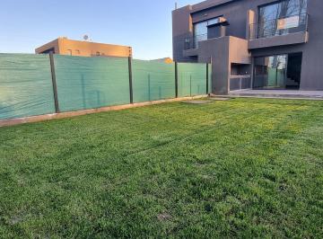 Casa · 155m² · 2 Dormitorios · 2 Cocheras · Duplex · B. Privado · 2 Dor - No Apto a Credito