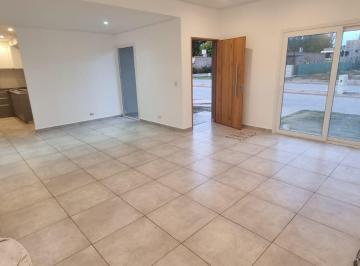 Casa · 145m² · 3 Dormitorios · 2 Cocheras · Casa · Alquiler · Barrio Privado - 3 Dorm.