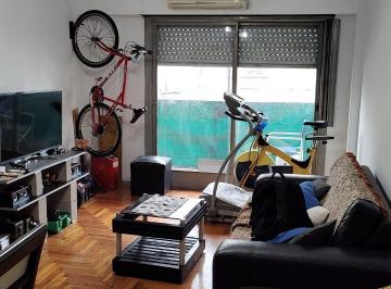 Departamento de 3 ambientes, San Cristobal · Hermoso 3 Ambientes Al Frente con Balcon. Muy Buen Estado Excelente Ubicacion