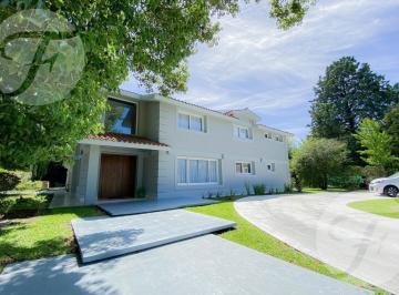 Casa · 300m² · 4 Ambientes · 2 Cocheras · Country San Diego | Casa 4 Ambientes