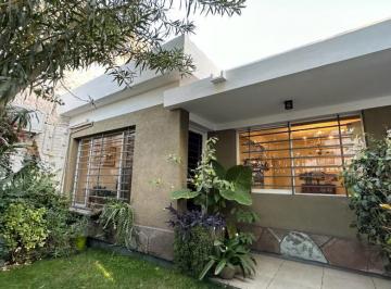 Casa de 5 ambientes, Godoy Cruz · Hermosa Casa en Venta - Godoy Cruz