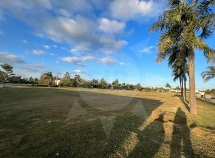 Terreno · 968m²