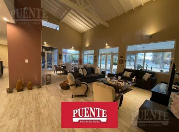 Casa · 530m² · 10 Ambientes · 2 Cocheras · Casa en Venta - Fincas de San Vicente Chacras 1 - Fondo a La Laguna