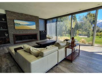 Casa · 535m² · 6 Ambientes · 2 Cocheras · Casa en Arelauquen Golf (Acepta Financiación / Propiedad en Parte de Pago)