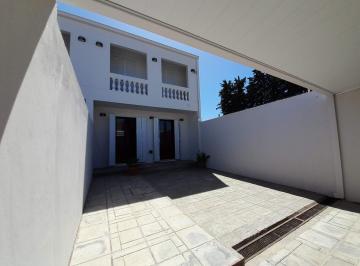 Casa de 5 ambientes, Gualeguaychú · Casa a Estrenar Semi Céntrica - Zona Norte